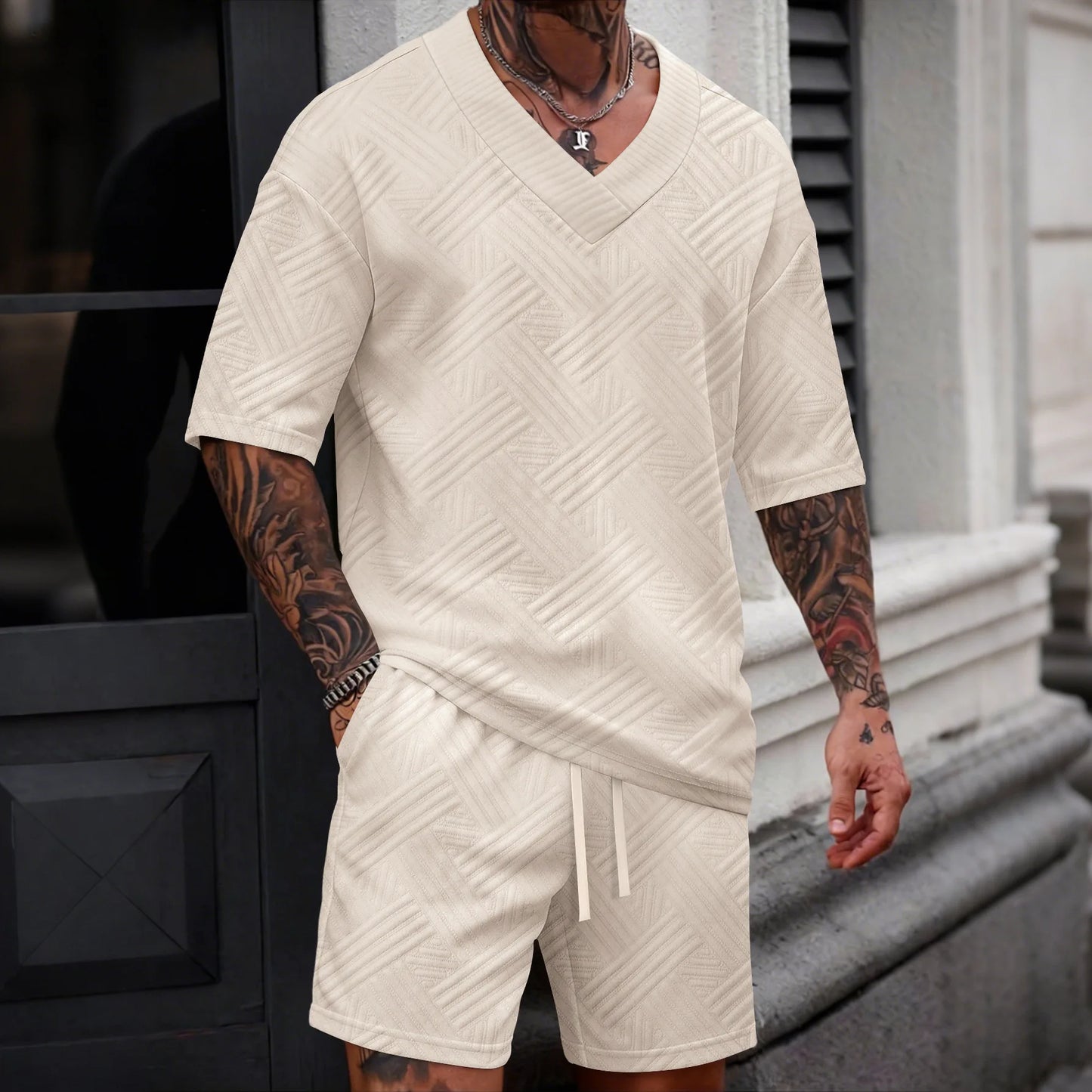 New high-quality men's casual V-neck T-shirt and shorts set - summer two-piece clothing - fashionable attire suitable for men to